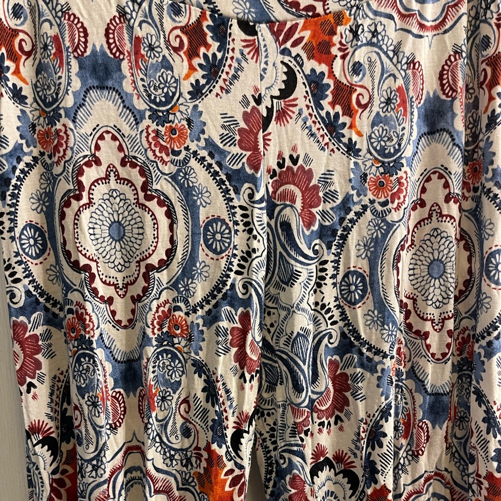 Patterned Fold Over Pants - Picture 3 of 5